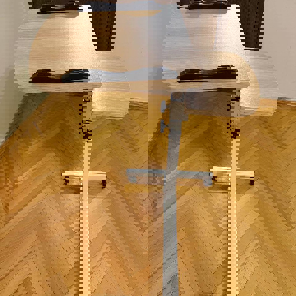 Столик для ноутбука