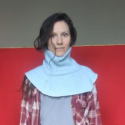 Женская вязаная манишка - фото 3