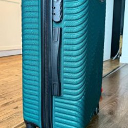 Чемодан пластиковый - фото 2