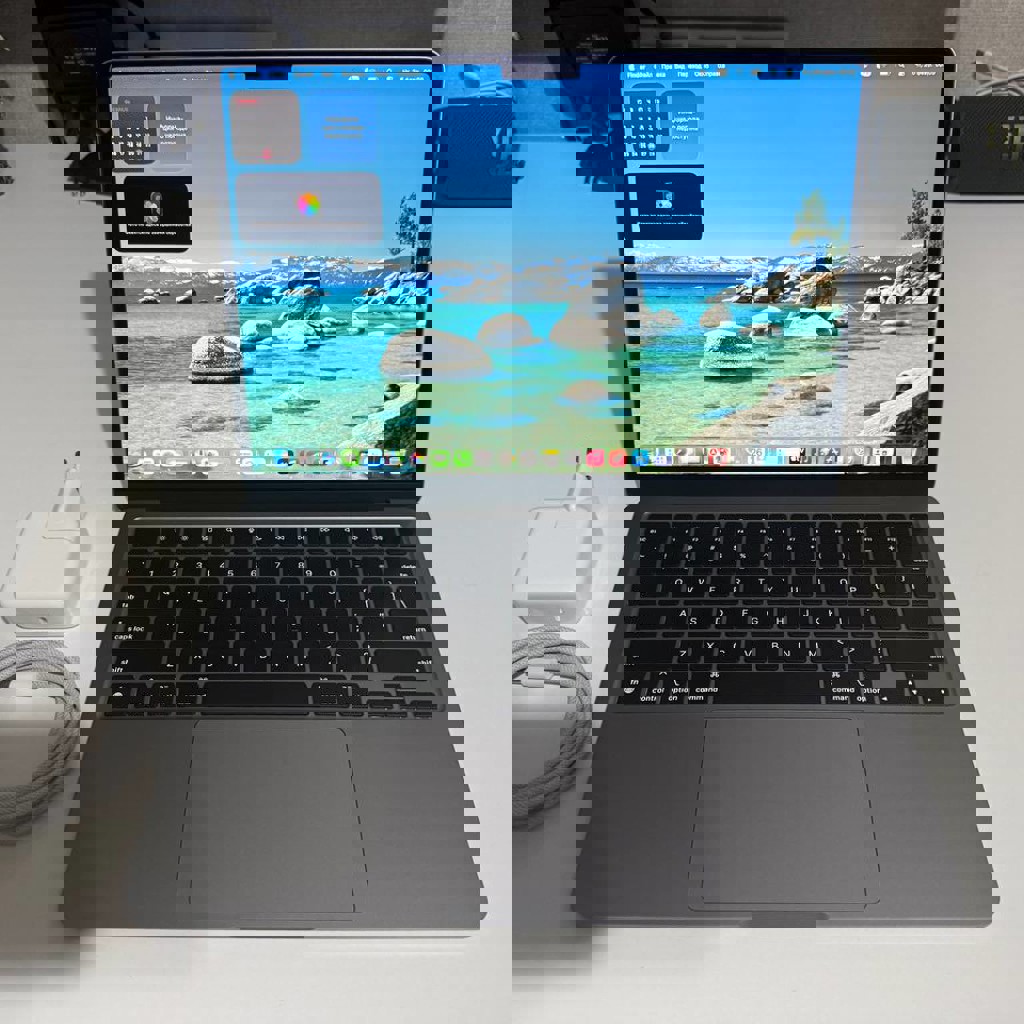 MacBook Air 13.6” M2