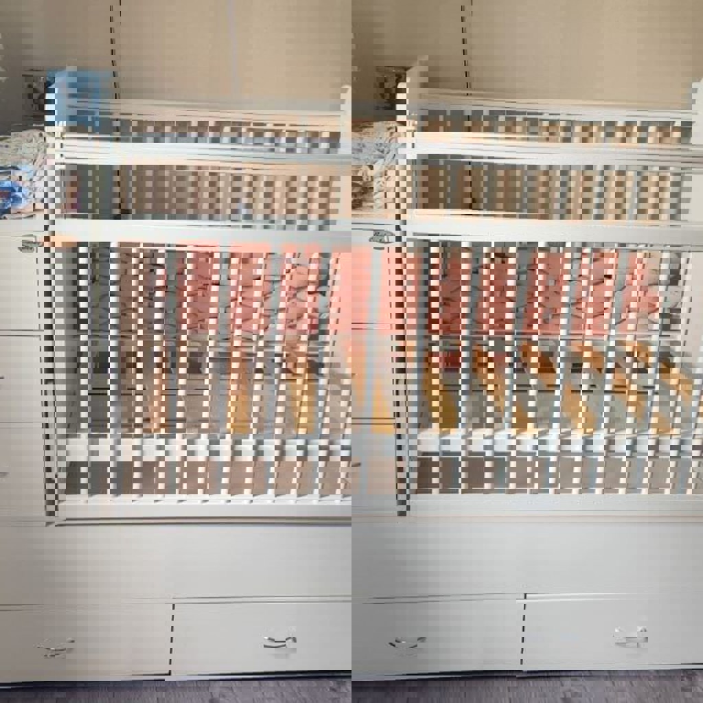 Детская кроватка