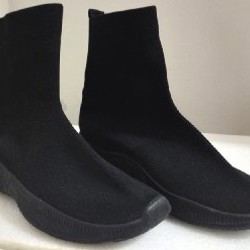 Кроссовки бежевые - фото 1