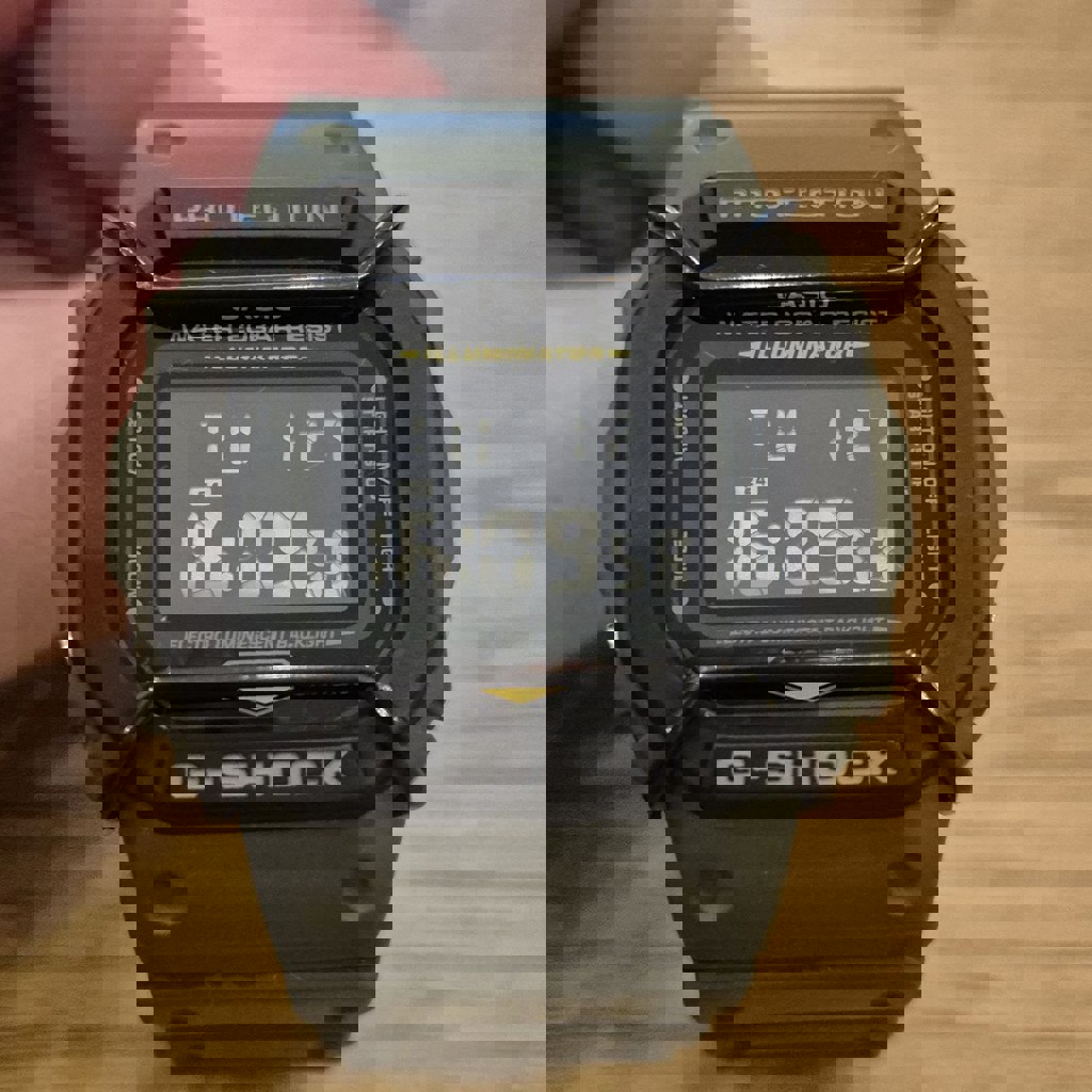 Часы наручные Casio G-SHOCK DW-5610SU