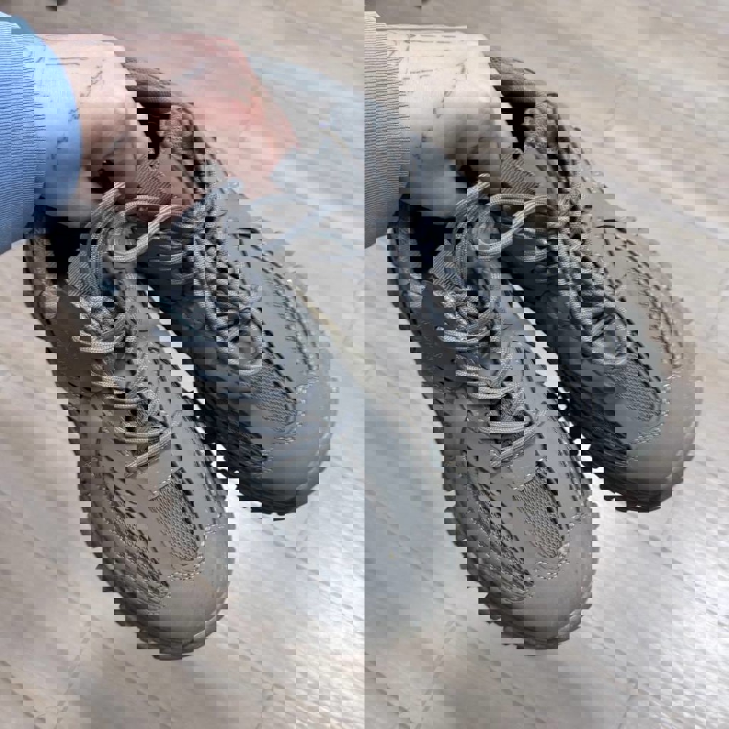 Кожаные кроссовки