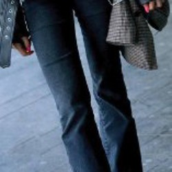 Джинсы клёш светлые летние - фото 2