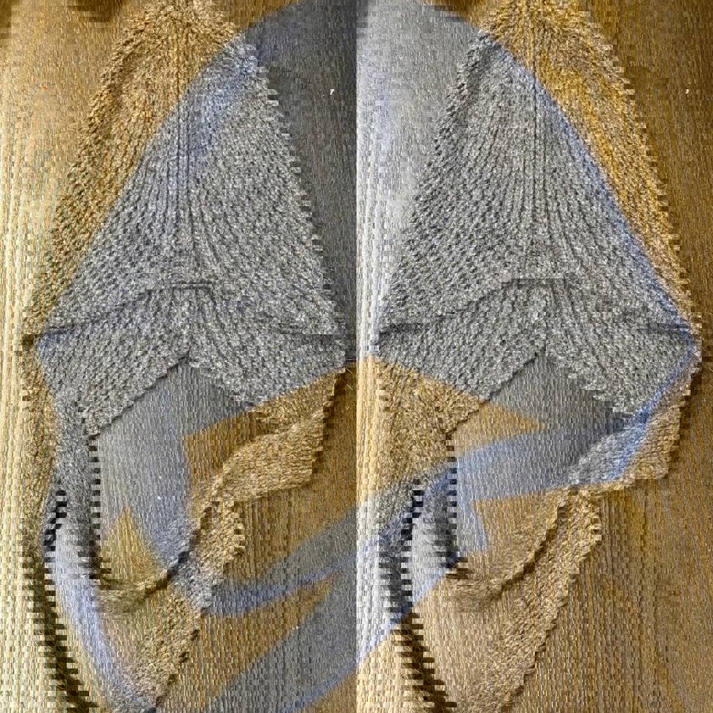 Серый чепчик