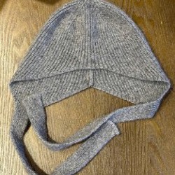 Серый чепчик - фото 1
