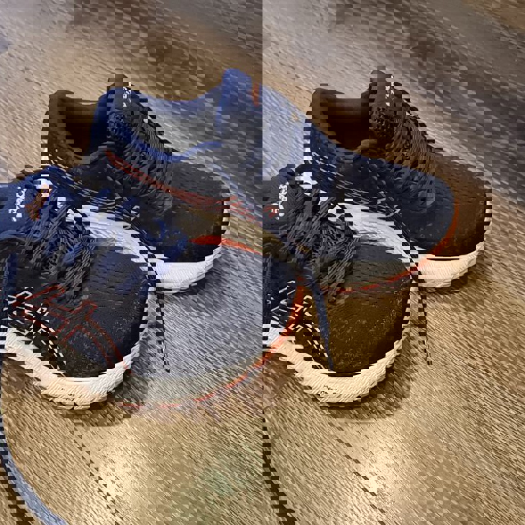 Кроссовки asics