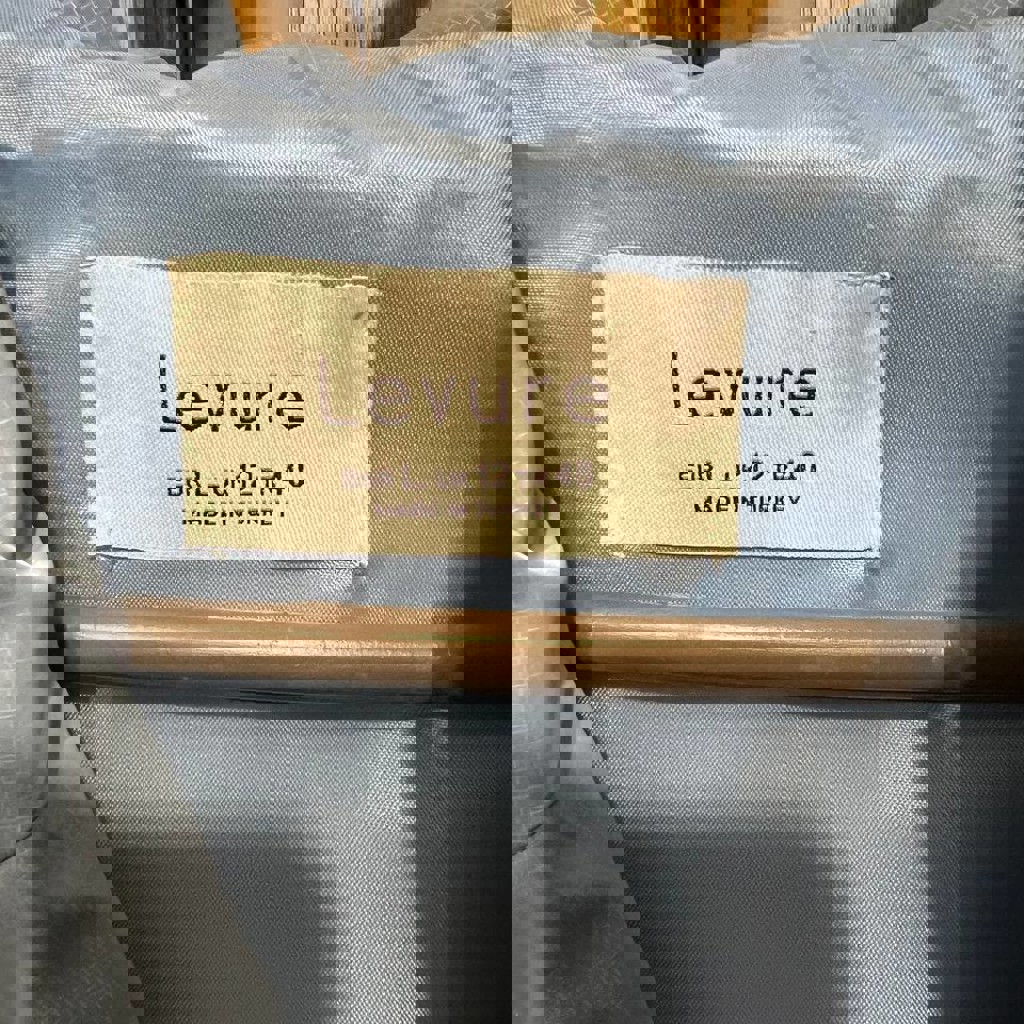 Ветровка бежевая