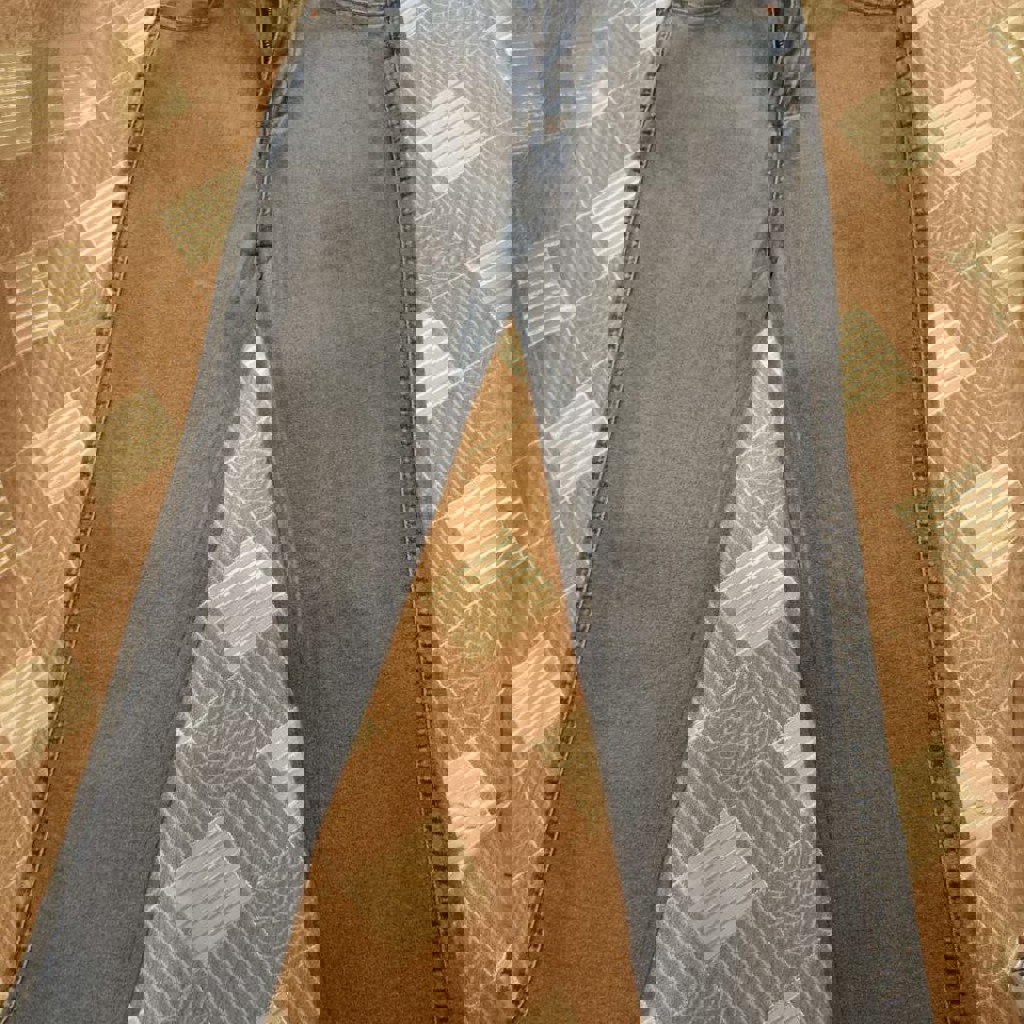 Джинсы светлые