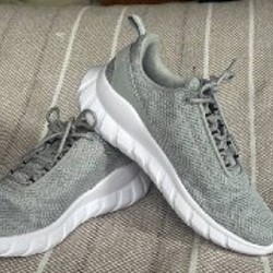 Кроссовки - фото 2