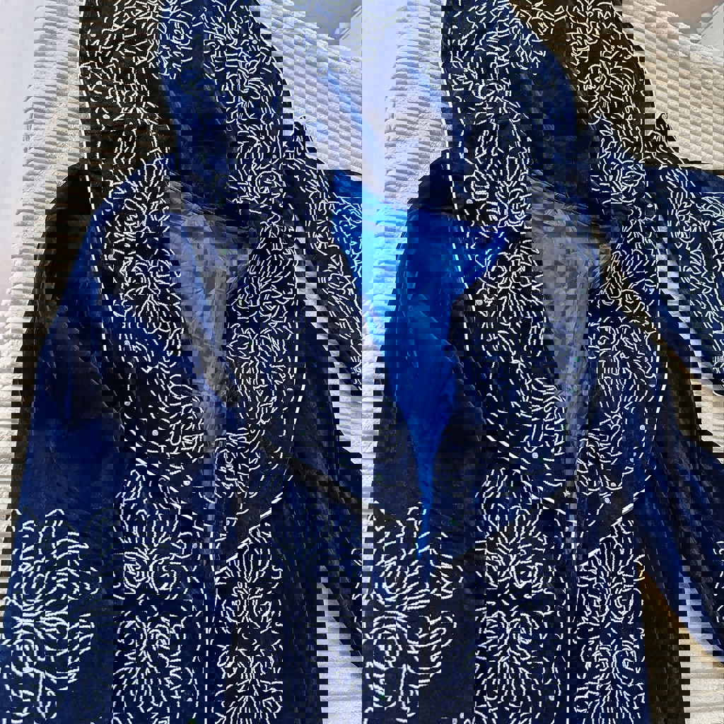 Женская жилетка с казахским национальным орнаментом