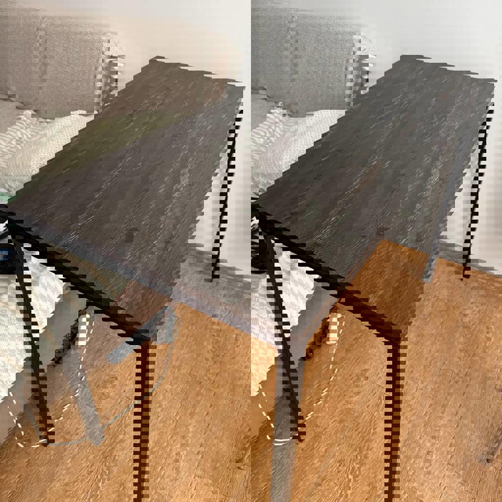 Стол светлый