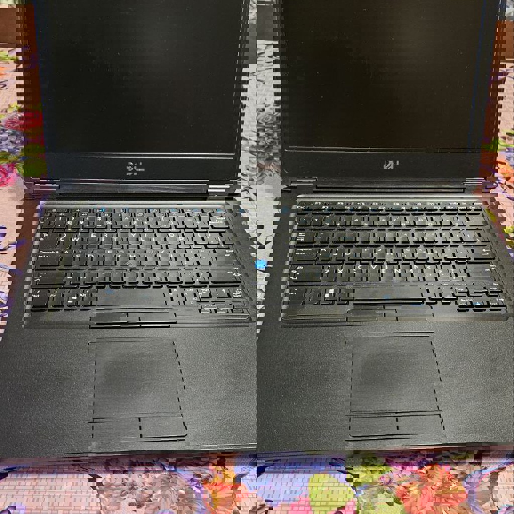 Ноутбук DELL Latitude 5490