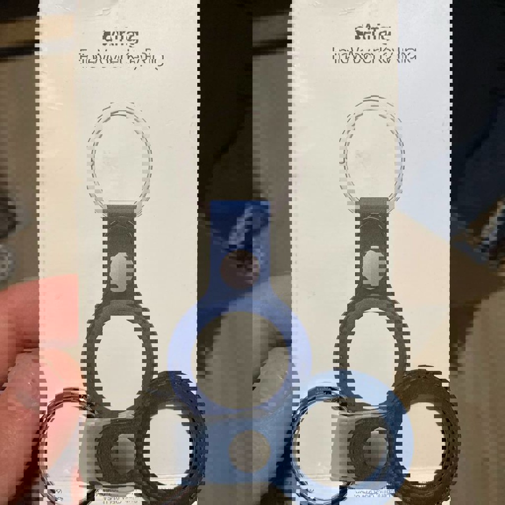 Брелок для AirTag