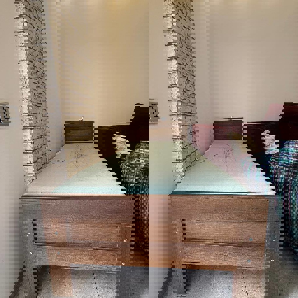 Кровать с матрасом