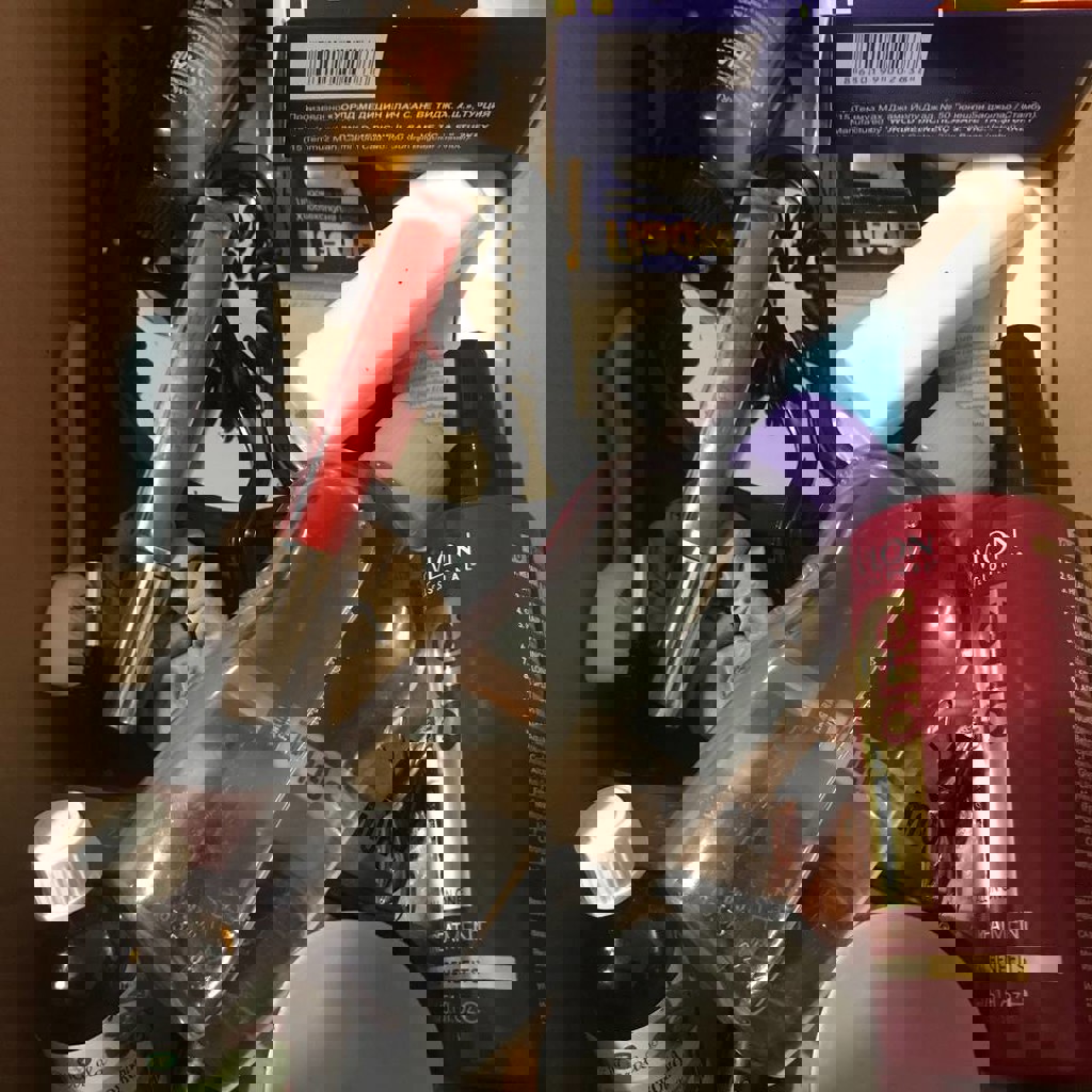 Коробка с косметикой