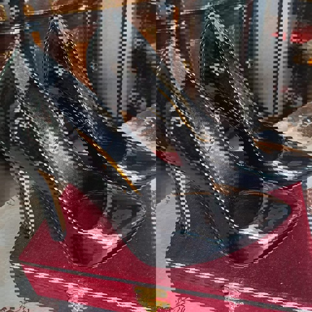 Лакированные туфли на каблуке