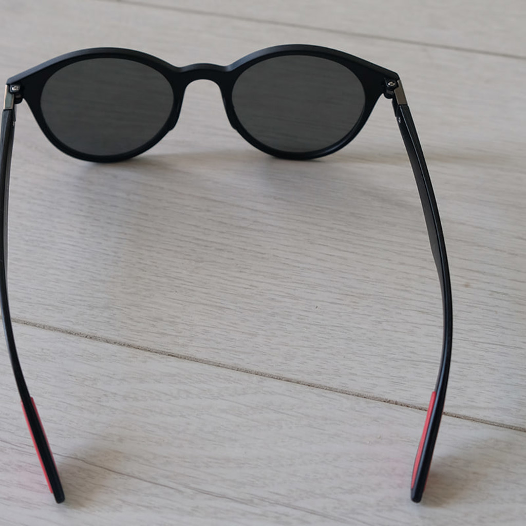 Очки солнцезащитные