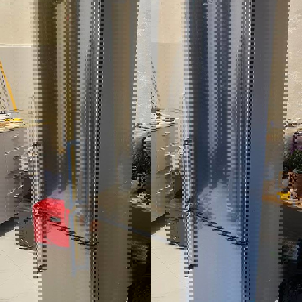 Холодильник Samsung