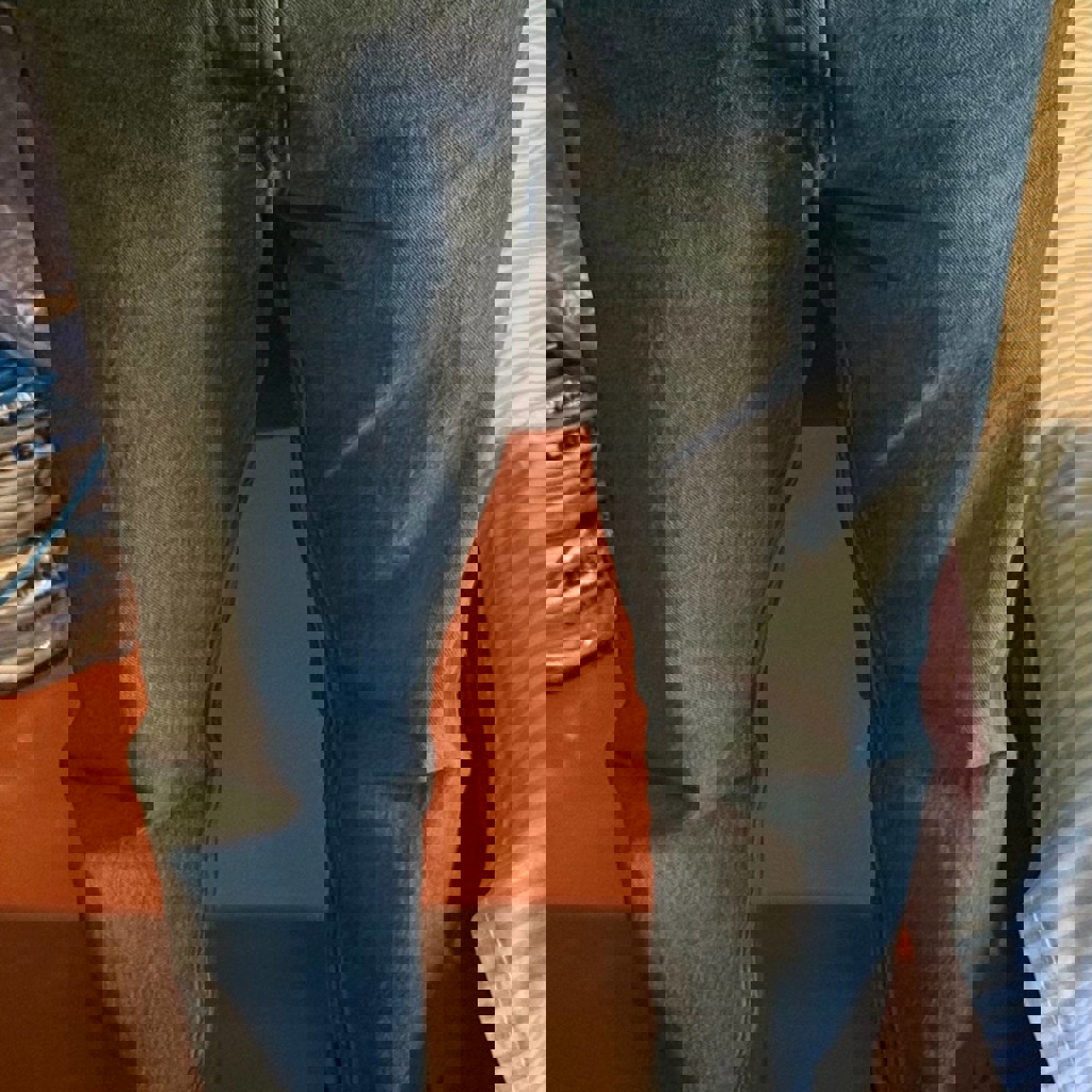 Джинсы из Mango