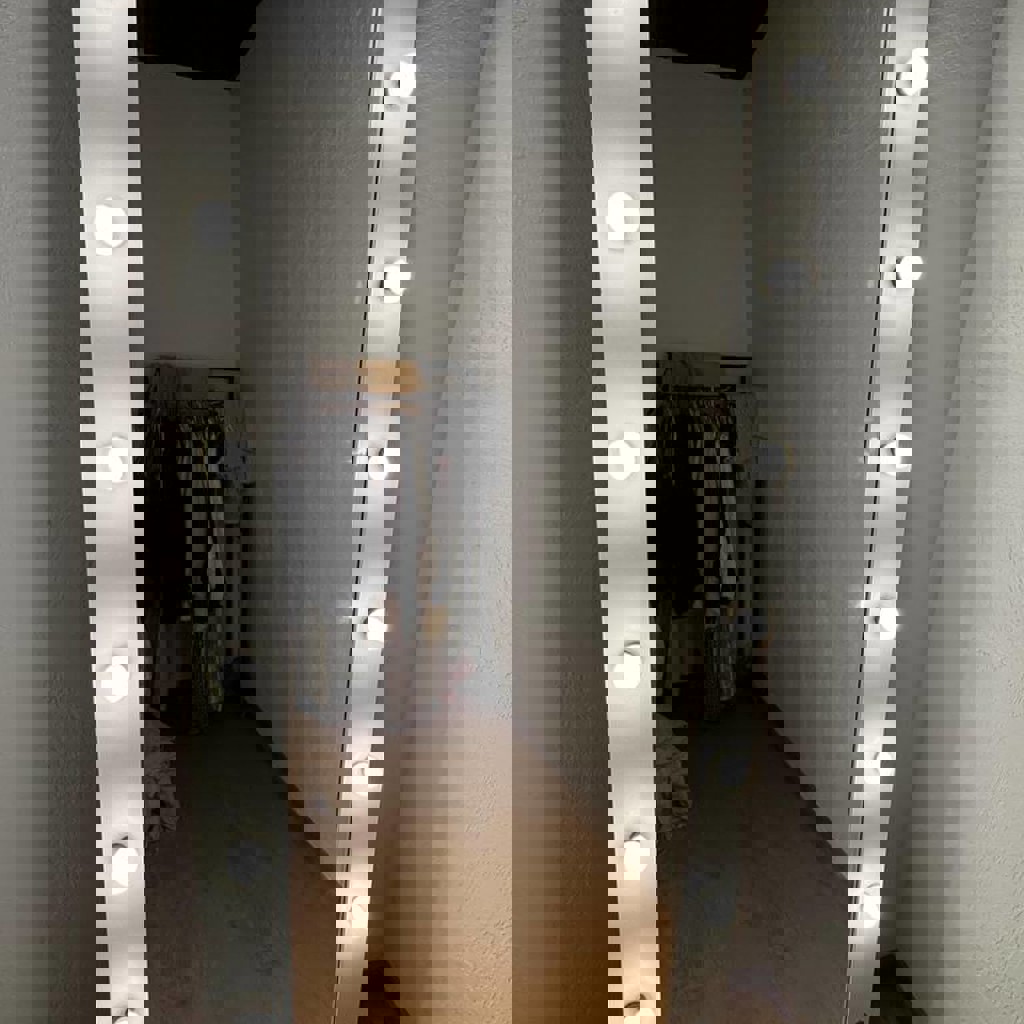 Напольное зеркало с подсветкой