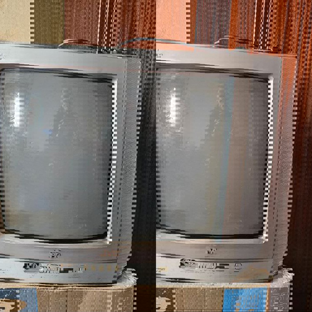 Телевизор JVC