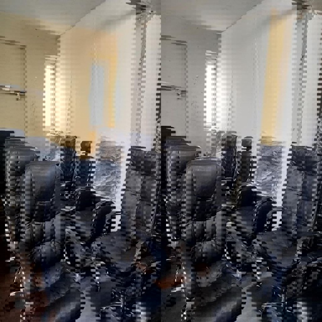 Склад стульев