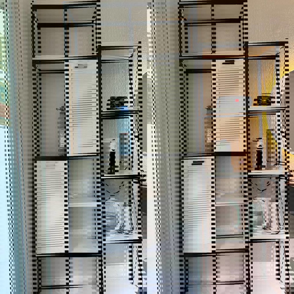 Шкаф-стеллаж