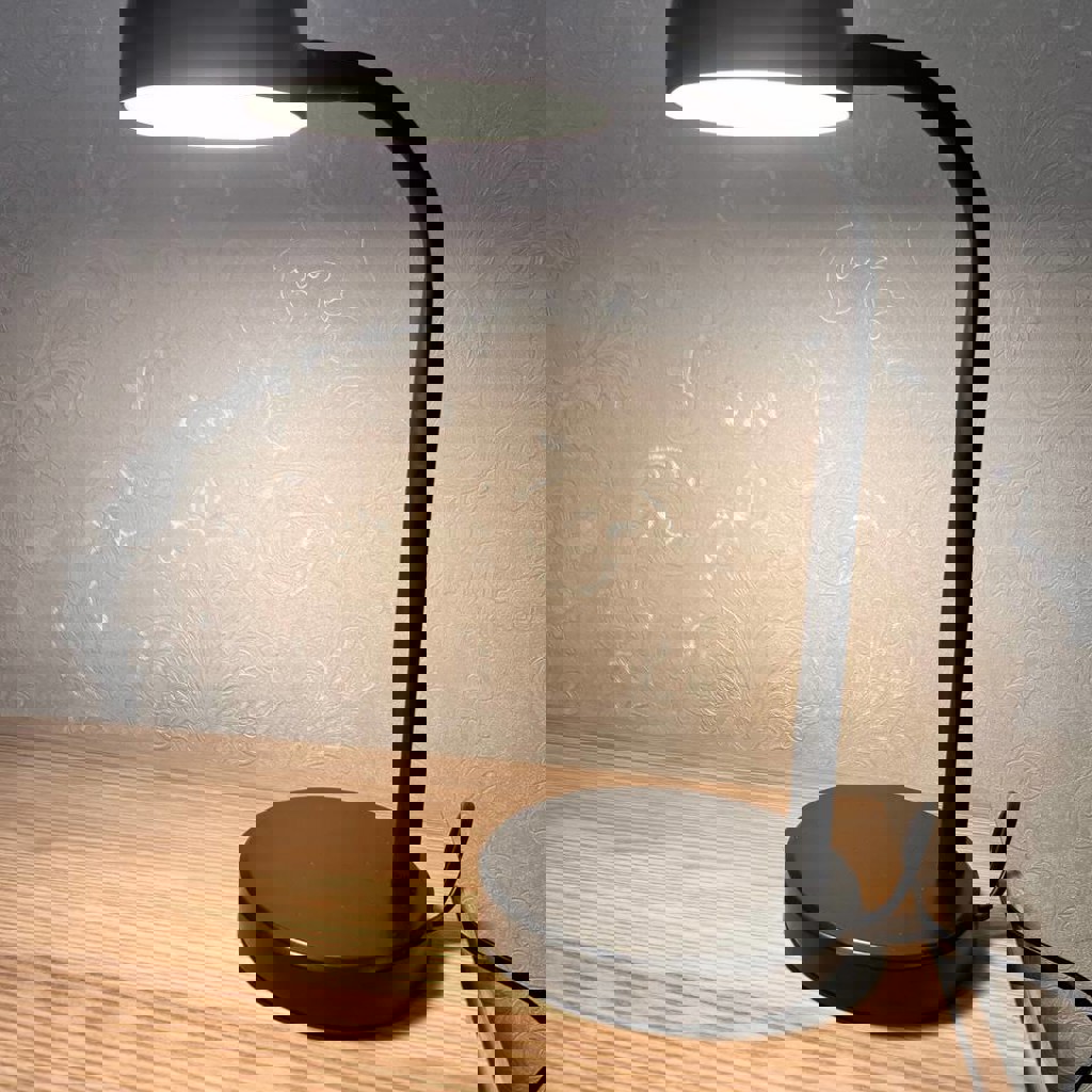 Лампа настольная