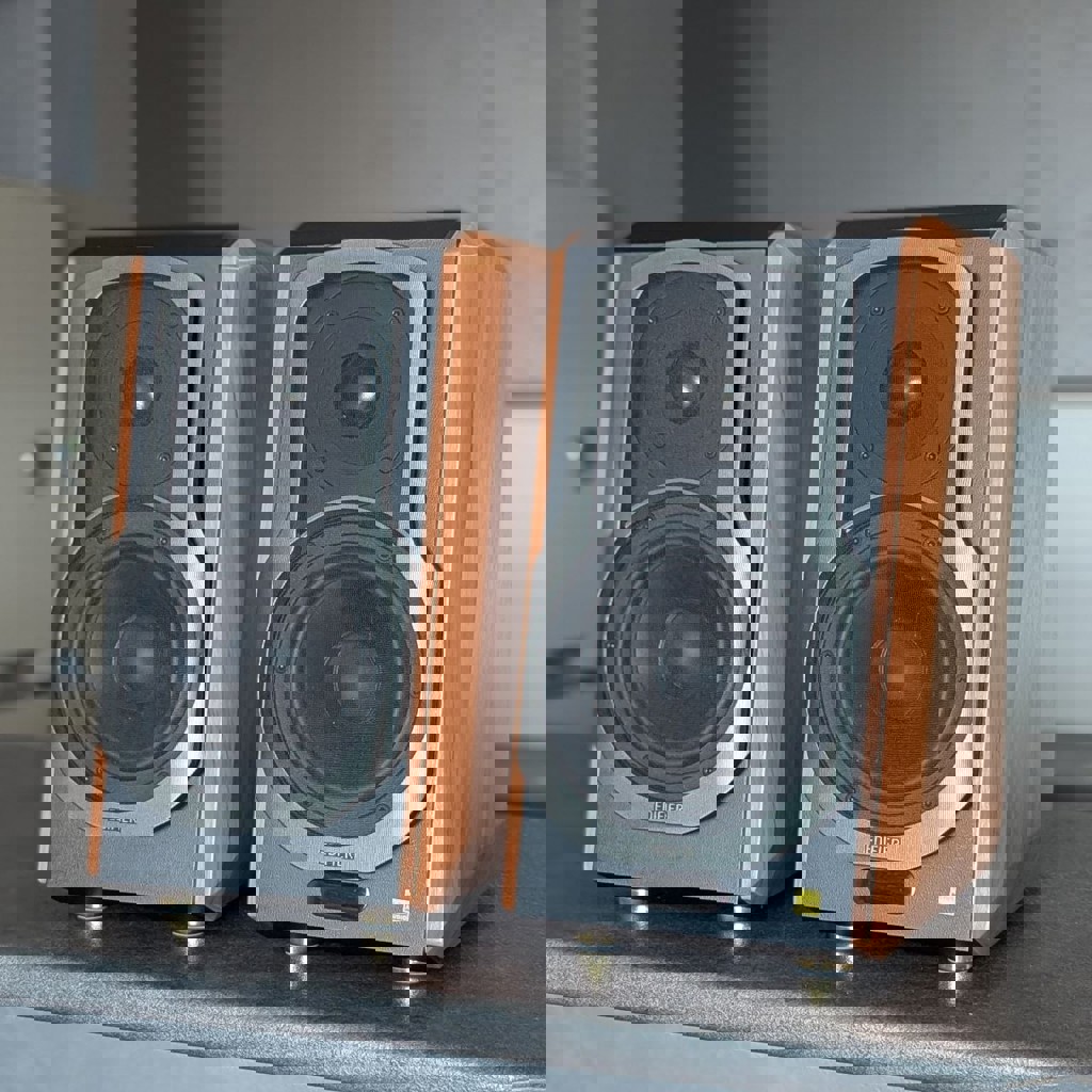 Акустические колонки Edifier S1000W