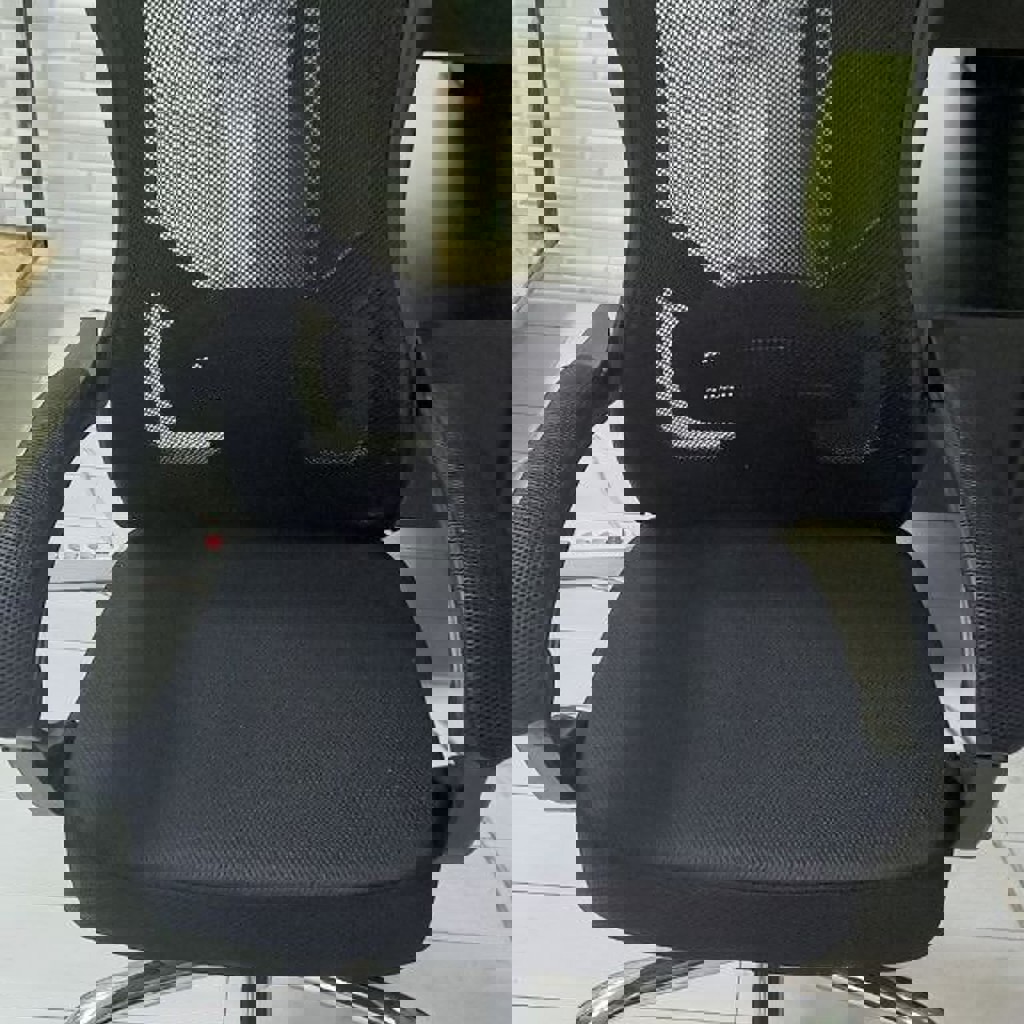 Офисное кресло