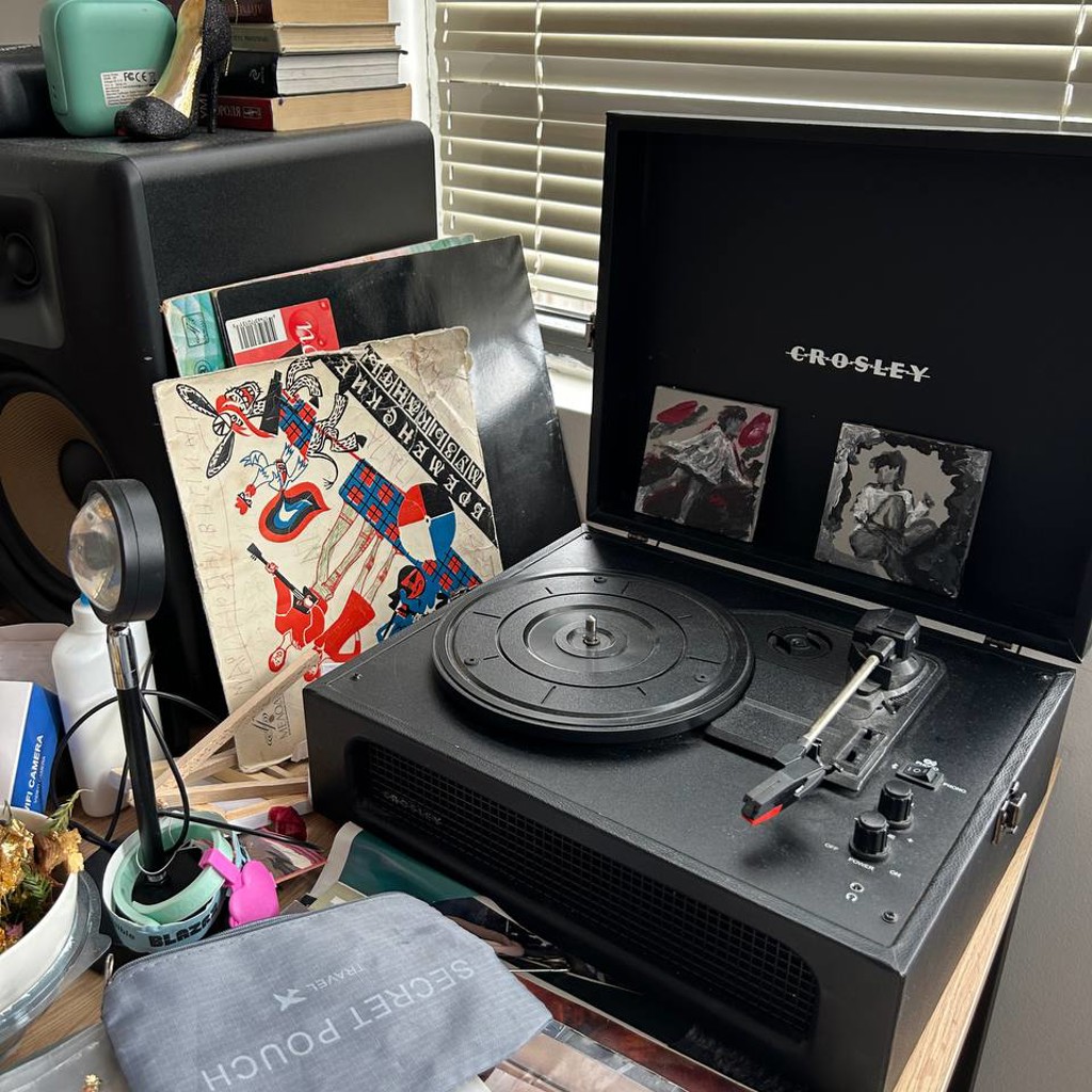 Проигрыватель Crosley Voyager