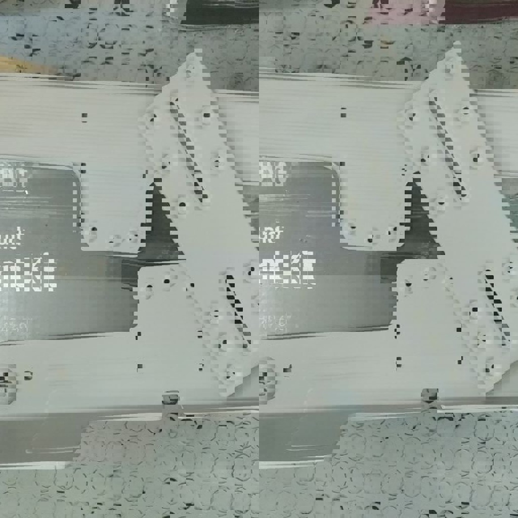 Крепление монитора к колонке