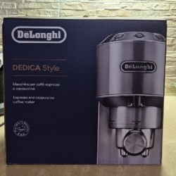 Кофемашина DeLonghi Dedica Style EC685.BK - фото 3