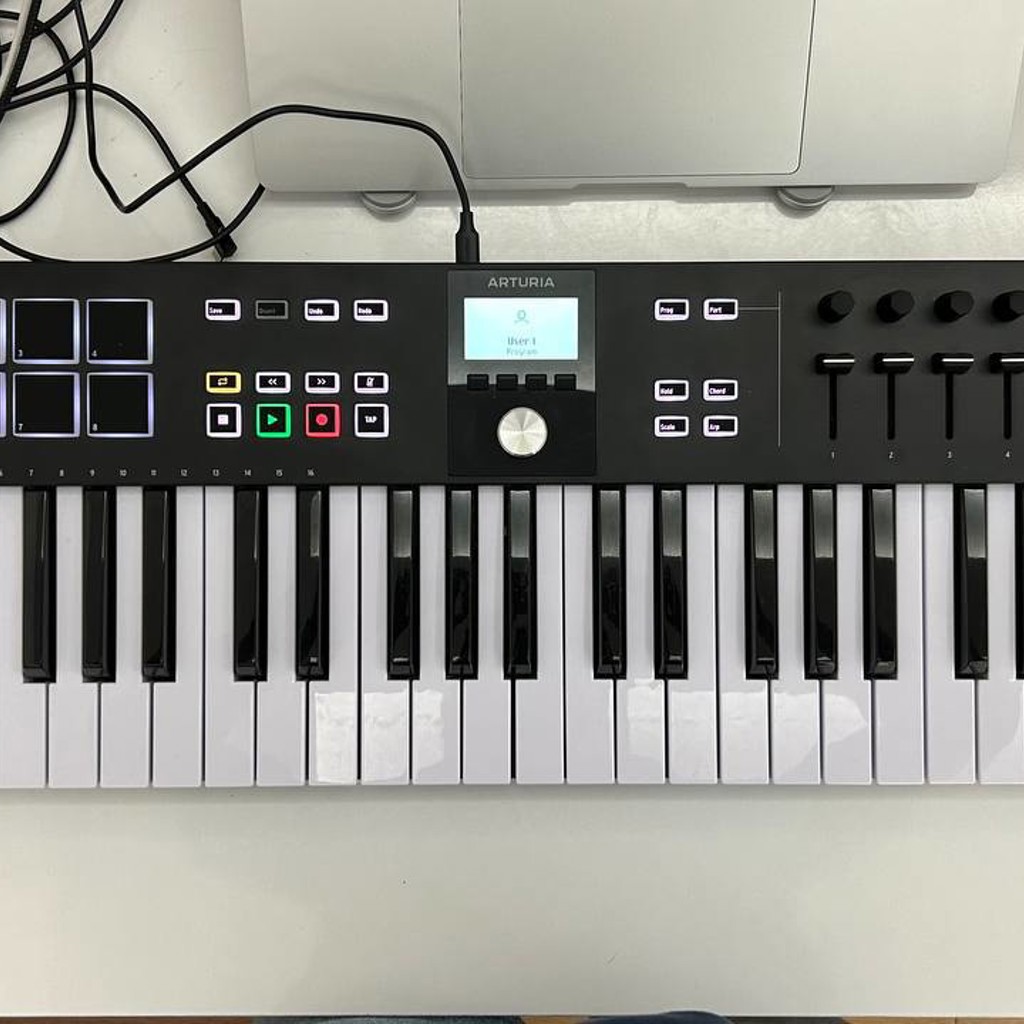 MIDI контроллер Arturia KeyLab Essential 49 MK3 Black