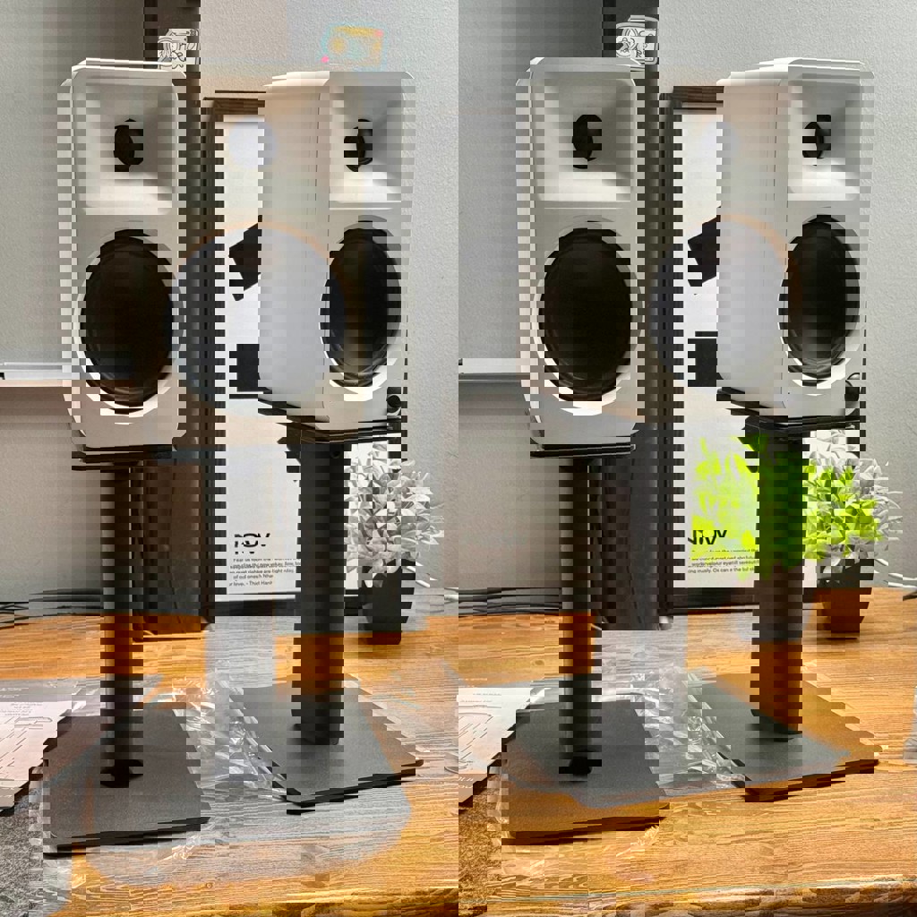 Настольные стойки Kanto SP9