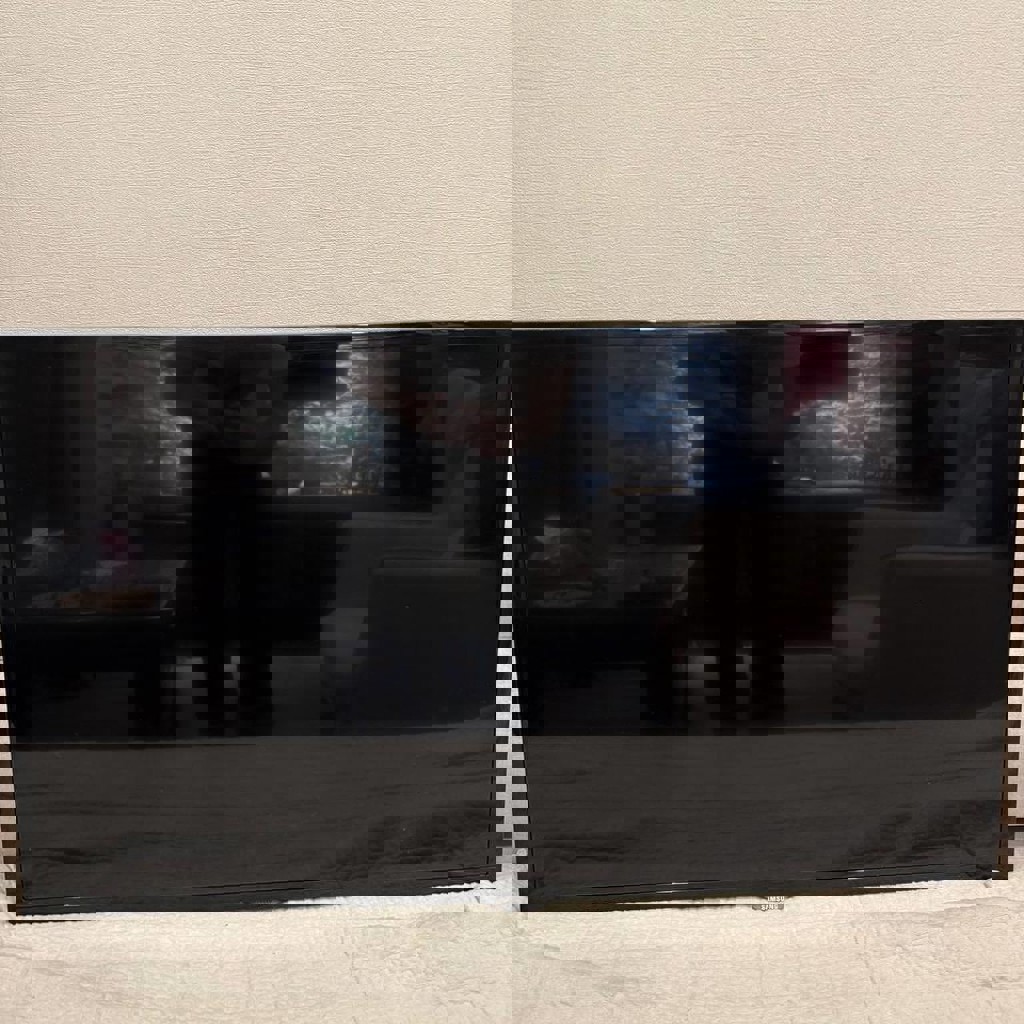 Бежевый диван с креслом