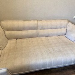 Бежевый диван с креслом - фото 5