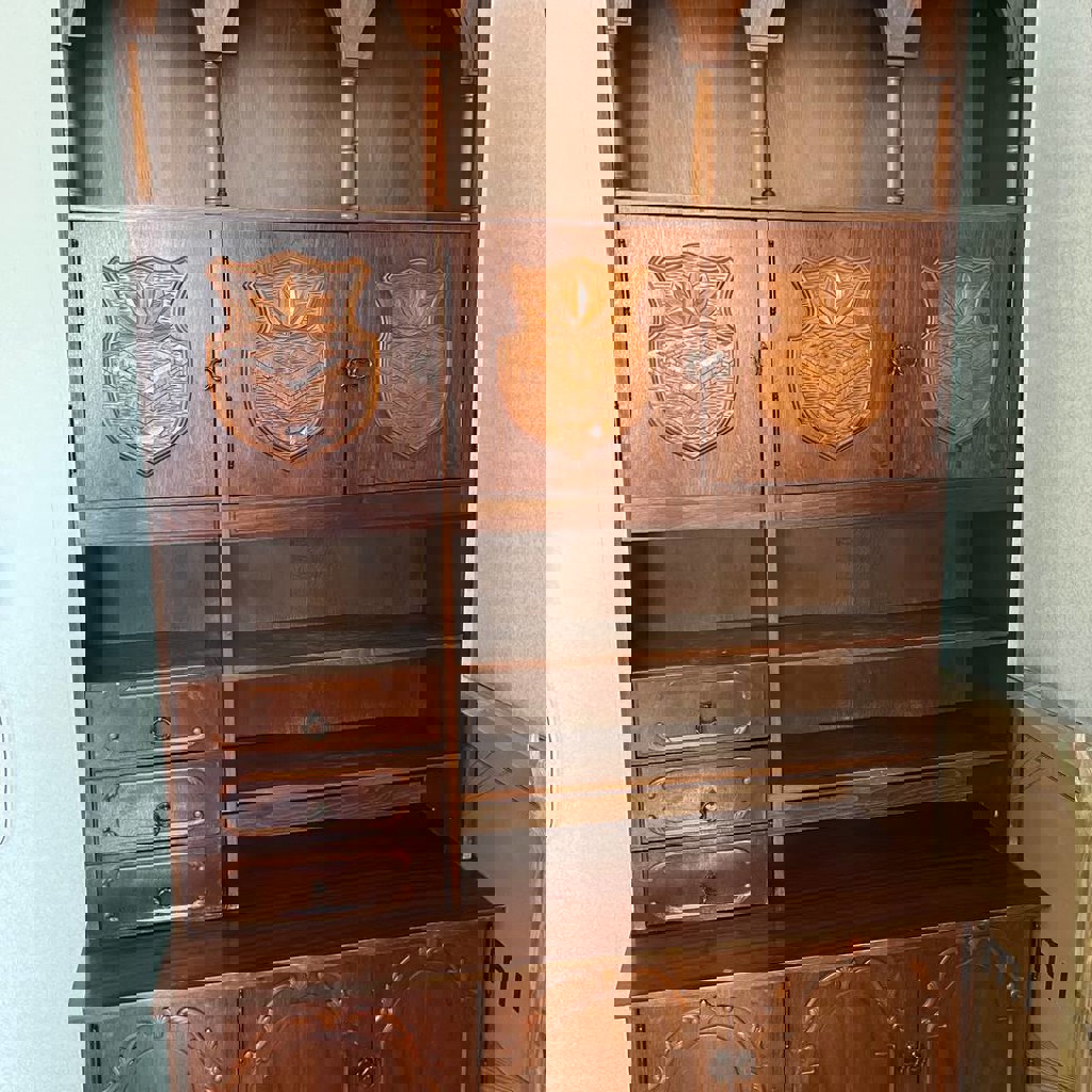 Большой шкаф