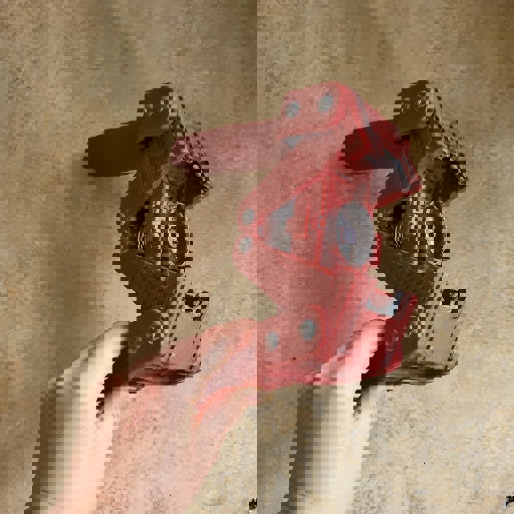 Серая деталь