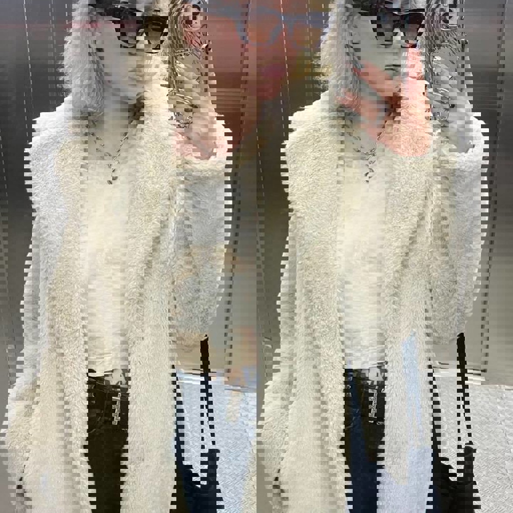 Шуба белая искусственная