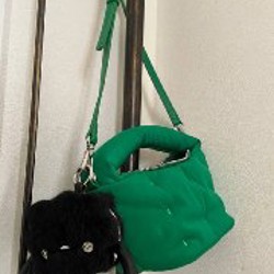 Зеленая сумка с мехом - фото 1