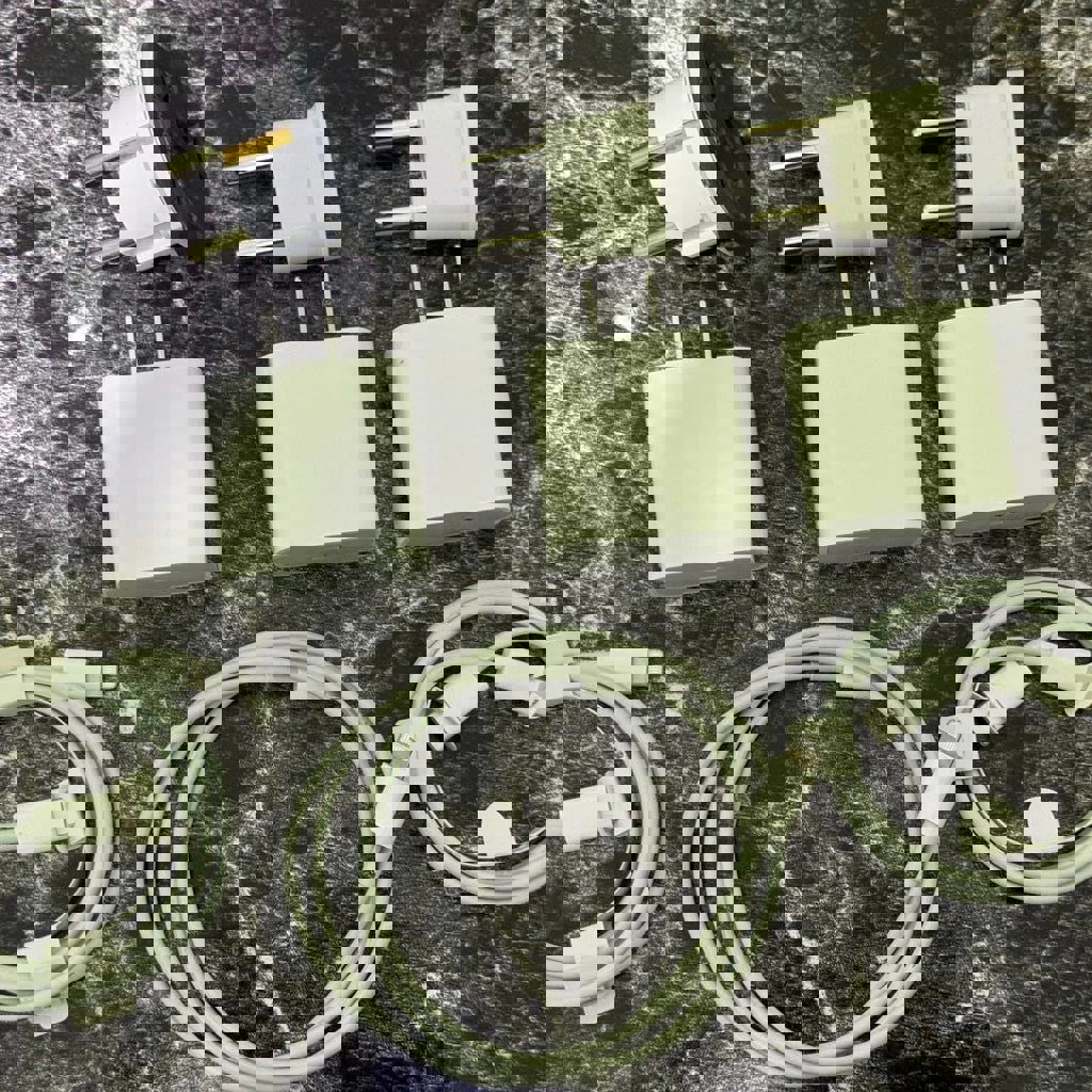 Блок питания Apple с кабелем