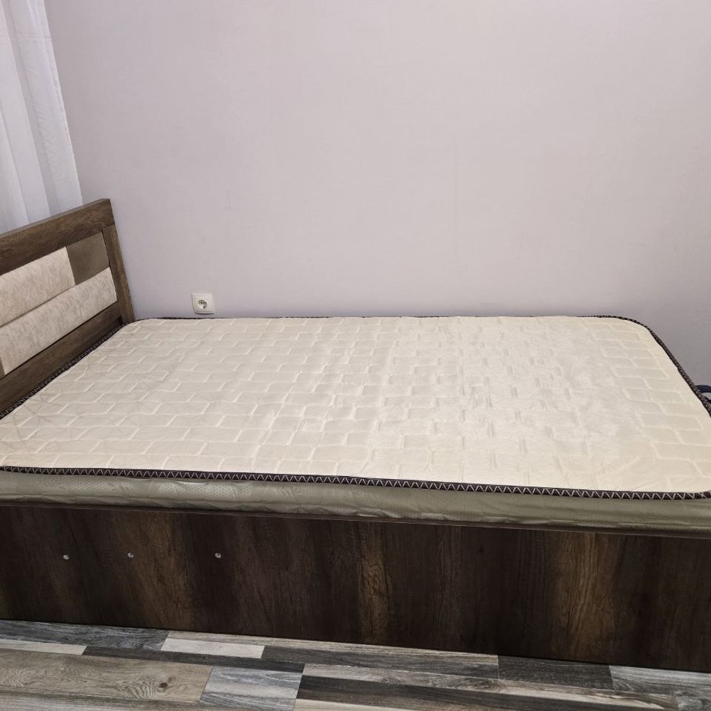 Кровать с подъёмным механизмом