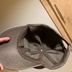 Серая кепка - фото 2