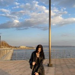 Черное пальто/плащ из эко-кожи - фото 3