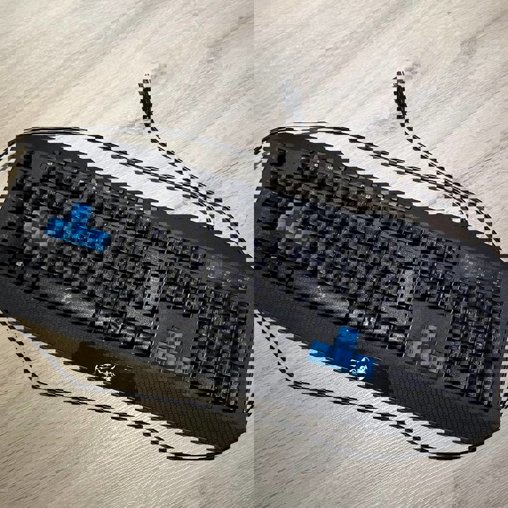 Игровая клавиатура с подсветкой