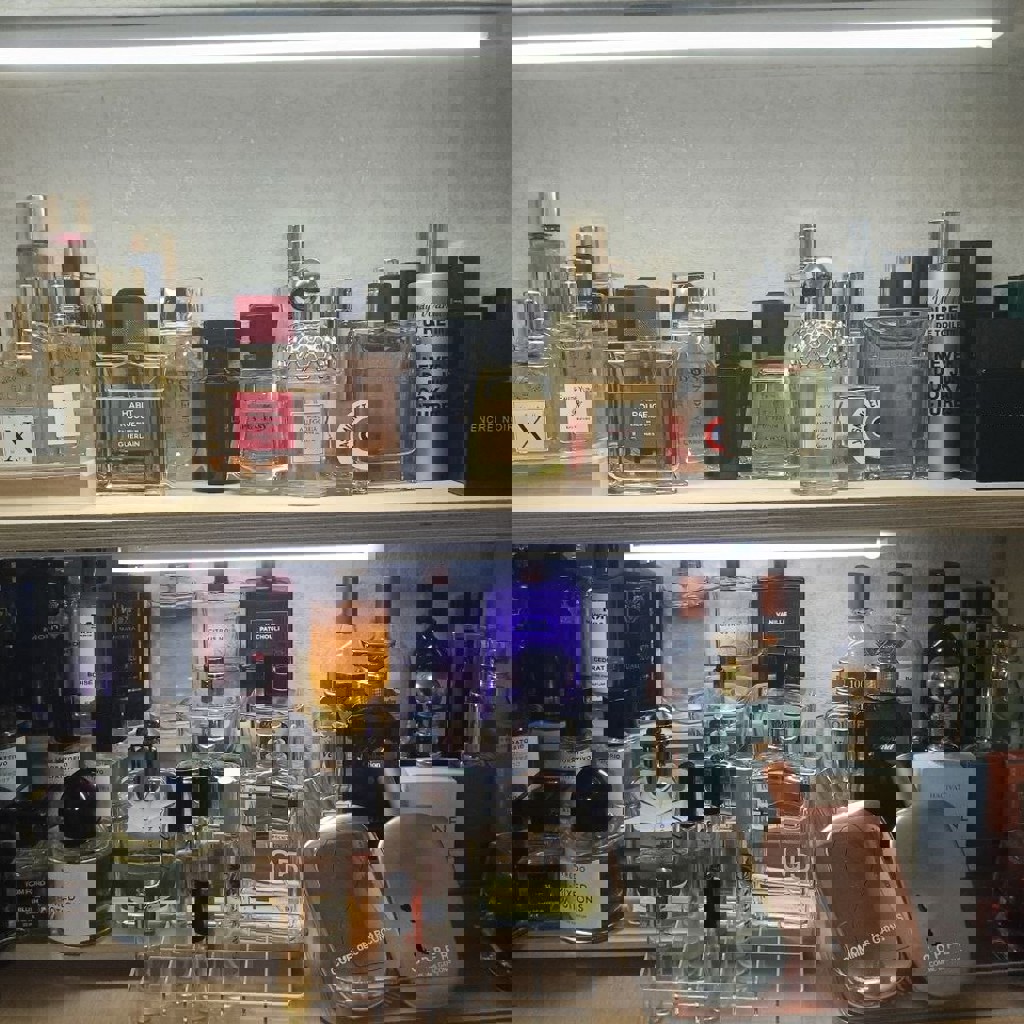 Escentric Molecules Molecule 04