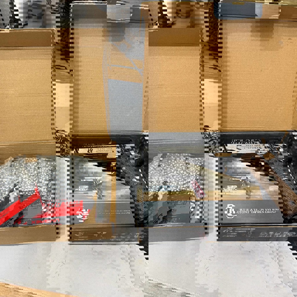 Пневматический пистолет Colt Special Combat Classic